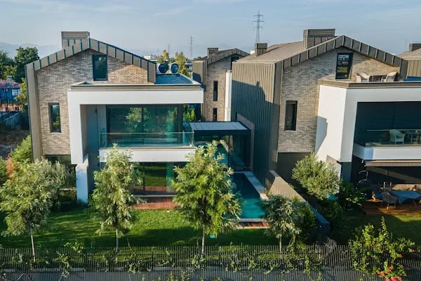 ReMax Mega Ayşe Yüksel Gayrimenkul Döşemealtı Lüks Konut Uzmanı - Resim 18