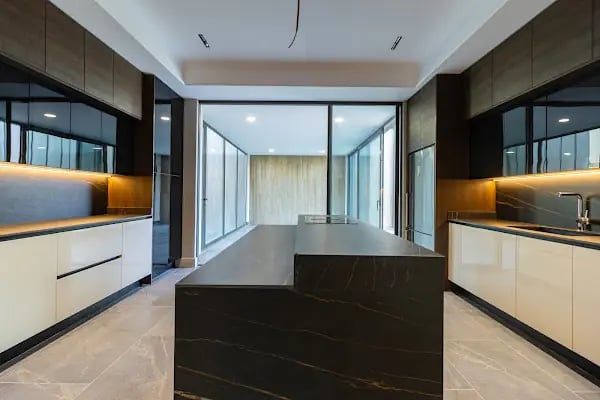 ReMax Mega Ayşe Yüksel Gayrimenkul Döşemealtı Lüks Konut Uzmanı - Resim 2