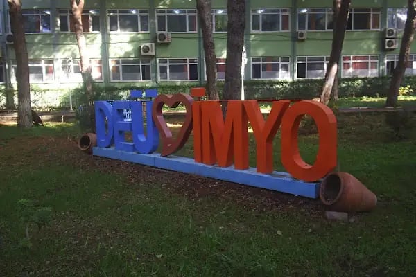 Dokuz Eylül Üniversitesi İzmir Meslek Yüksekokulu - Resim 18