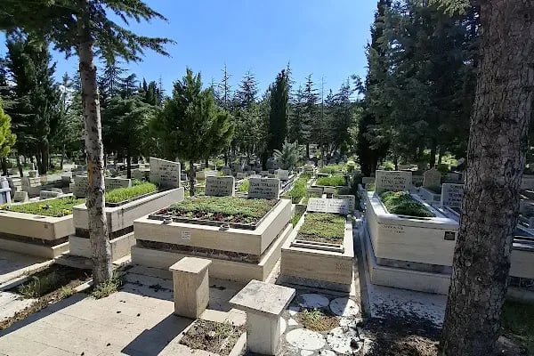 Karşıyaka Mezarlığı - Resim 4
