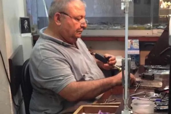 SAAT VE GÖZLÜK TAMİRCİSİ HULUSİ USTA - Resim 10