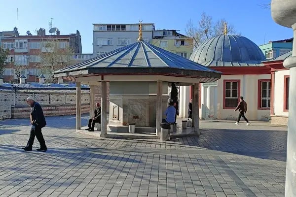 Safiye Hatun Türbesi - Resim 4