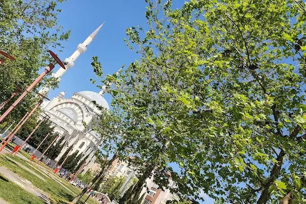Aliya İzzetbegoviç Parkı - Resim 16