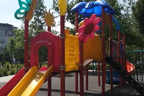 Aliya İzzetbegoviç Parkı - Resim 13