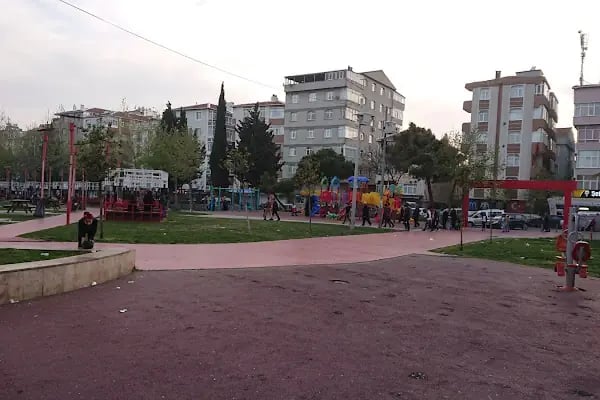 Aliya İzzetbegoviç Parkı - Resim 1