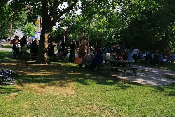Aliya İzzetbegoviç Parkı - Resim 17