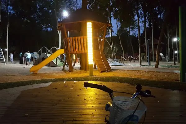 Aliya İzzetbegoviç Parkı - Resim 9