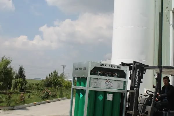 Yalız Sınai Gaz Teknik Hırdavat Gemi ve Tersanecilik San.Tİc.Ltd.Şti. - Resim 9