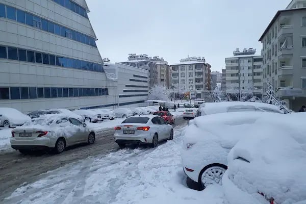 Özgecan Hanımlar Yüzme Havuzu Spor ve Kültür Merkezi - Resim 12