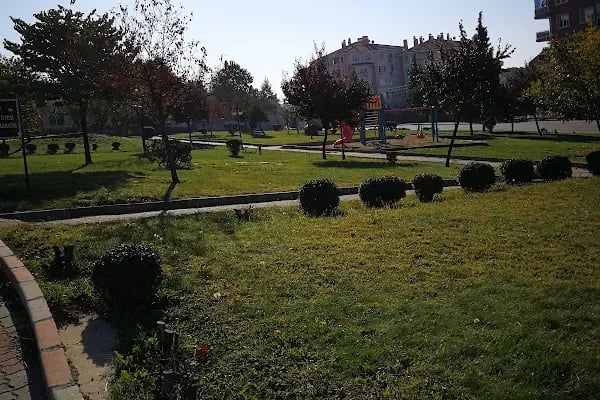 Musatafa Yücel Özbilgin Parkı - Resim 19