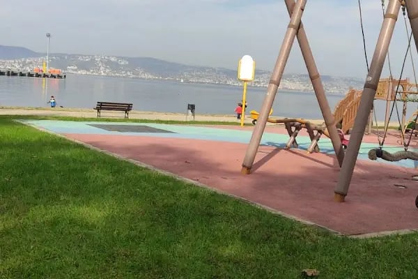 Karşıyaka Sahili - Resim 7