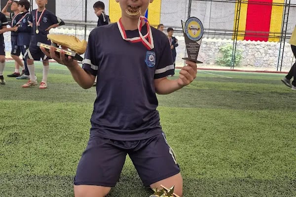 Altınordu Çayırova Futbol Okulu - Resim 3