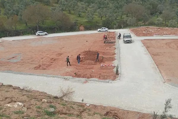 Kemer Mezarlığı - Resim 12