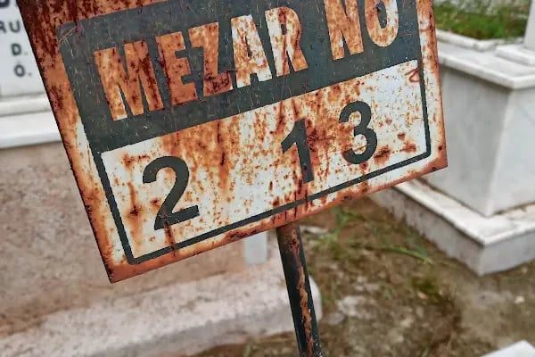 Kemer Mezarlığı - Resim 10