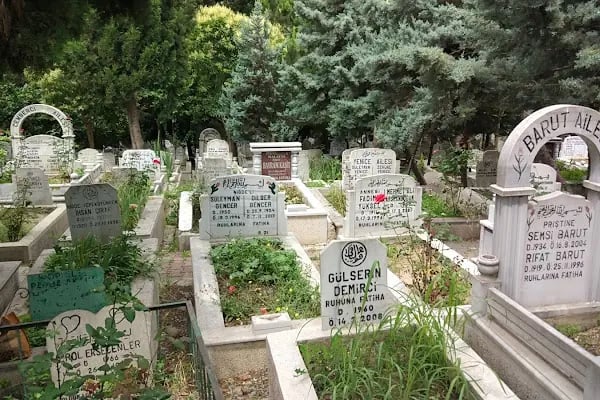 Kemer Mezarlığı - Resim 14