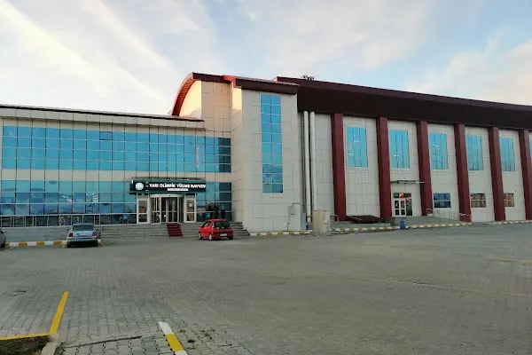 Kafkas Üniversitesi Yarı Olimpik Yüzme Havuzu - Resim 5