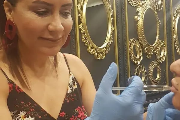 Dr. Dilek Şire Eren | Buz Lazer Epilasyon | Botoks | Dudak Dolgusu | Leke Tedavisi - Resim 11