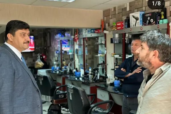 Ayhan Ak HairStudio - Resim 18