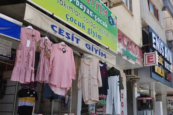 Çeşit Giyim Bay Bayan Çocuk - Resim 4