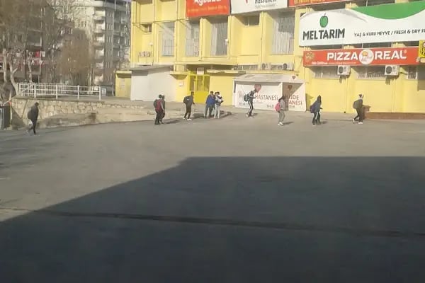 GÜNGÖR PETROL - OPET AKARYAKIT &amp; ELEKTRİKLİ ARAÇ ŞARJ İSTASYONU - Resim 2