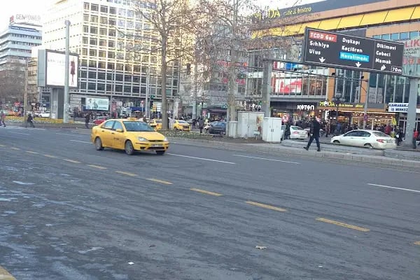 Türk Kızılayı Kan Bagiş Merkezi - Resim 4
