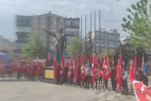 Buca Çevik Bir Taksi - Resim 16