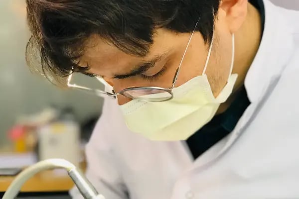 Konya Diş Hekimi Ahmet Dikici - Konya İmplant , Zirkonyum , Diş Estetik, Konya Diş Teli - Resim 19