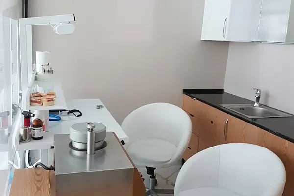 Konya Diş Hekimi Ahmet Dikici - Konya İmplant , Zirkonyum , Diş Estetik, Konya Diş Teli - Resim 12