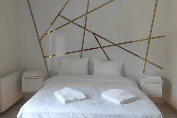 Golden Hour Apartment - Resim 13