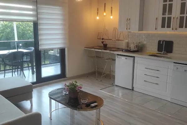 Golden Hour Apartment - Resim 19
