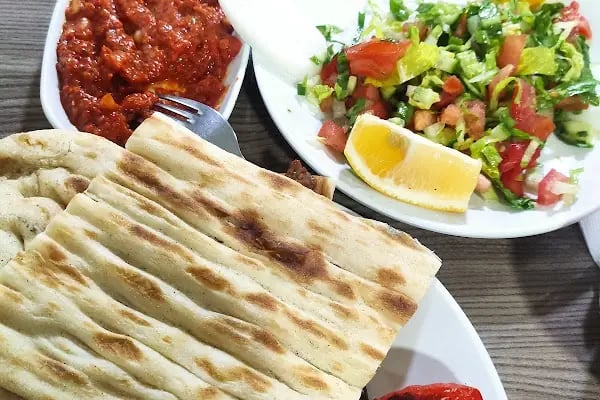 Menzil Döner Kebap Salonu - Resim 16