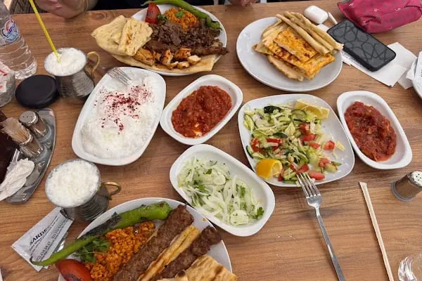 Menzil Döner Kebap Salonu - Resim 5