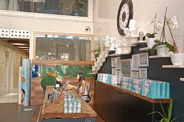 Özel Esteliv Polikliniği | Botoks, Dudak Dolgusu, Gençlik Aşısı, PRP, Saç Ekimi, Epilasyon, Mezoterapi, Kök Hücre - Resim 19