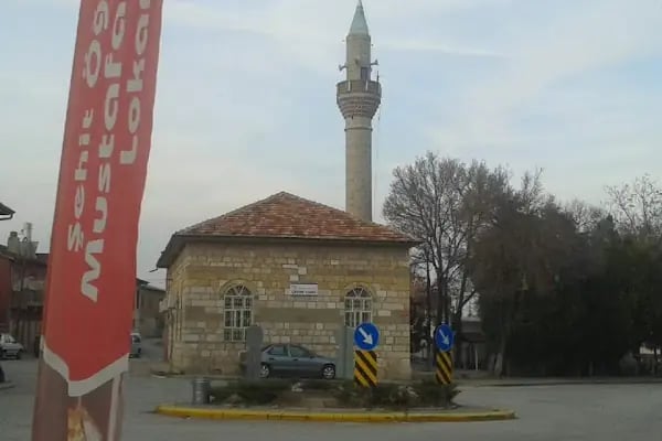 Çeşme Cami - Resim 11