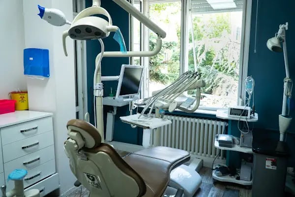 ÖZEL ADENT Ağız ve Diş Sağlığı - Resim 11
