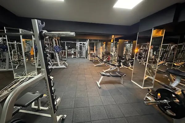 Central Gym - Resim 6