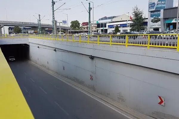 Yapı Kredi - Konya Mesnevi Şubesi - Resim 9