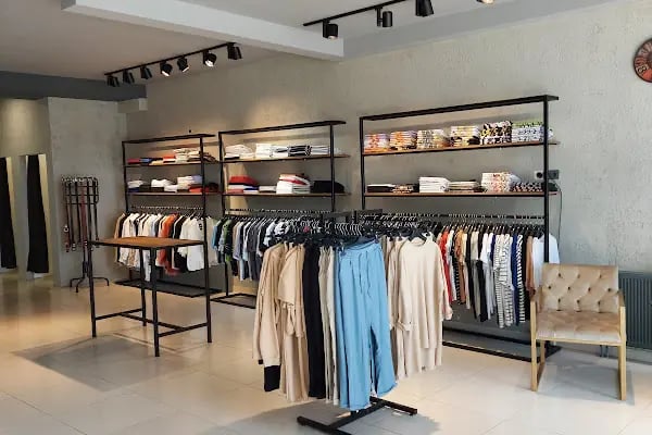 Burcu Çam Butik Millet Mahallesi Bayan Giyim - Resim 2