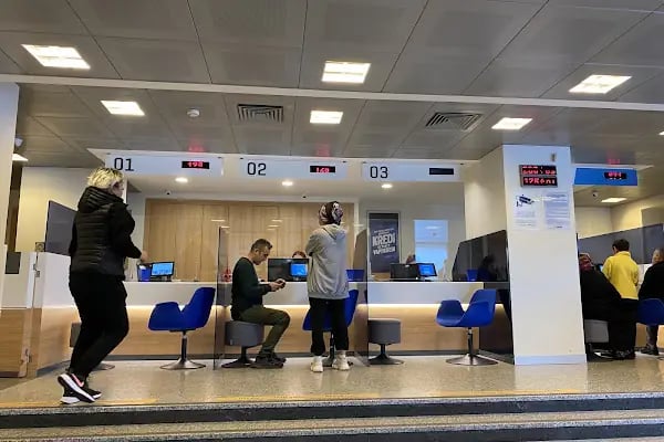 Yapı Kredi Bankası - Hüseyingazi Şubesi - Resim 5