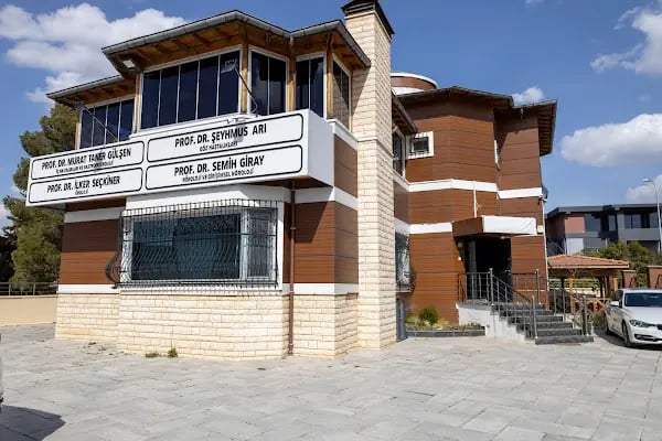 Prof. Dr. Şeyhmus Arı - Göz Hastalıkları Uzmanı - Resim 3