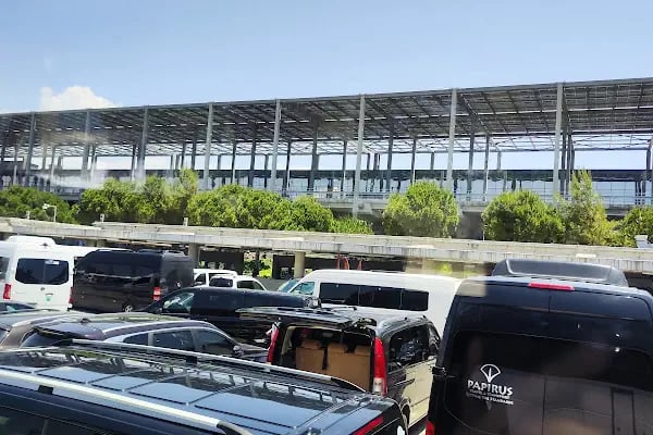 Dalaman Havaalanı Dış Hatlar Peronu Otoparkı - Resim 2