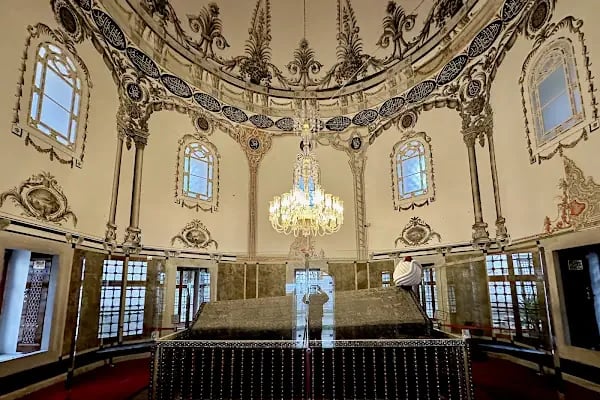 Sultan 2. Beyazıd Veli Türbesi - Resim 2