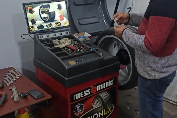 Karakaş Oto Lastik Tamiri - 7/24 Yol Yardım Servisi, Mobil Lastikçi - Resim 14