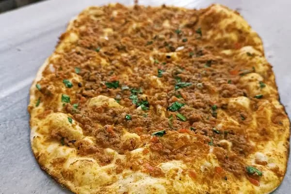 Yenimahalle Pide Lahmacun Salonu Lavaş ve Tirnakli Pide - Resim 2