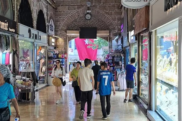 Tuğba | Bursa Bakırcılar Çarşısı - Resim 4