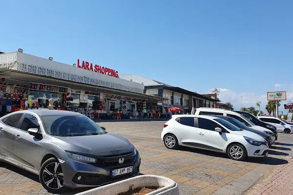 Lara Shopping - Resim 2
