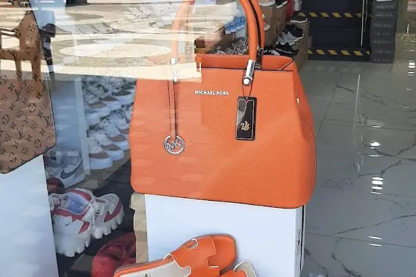 Lara Shopping - Resim 6