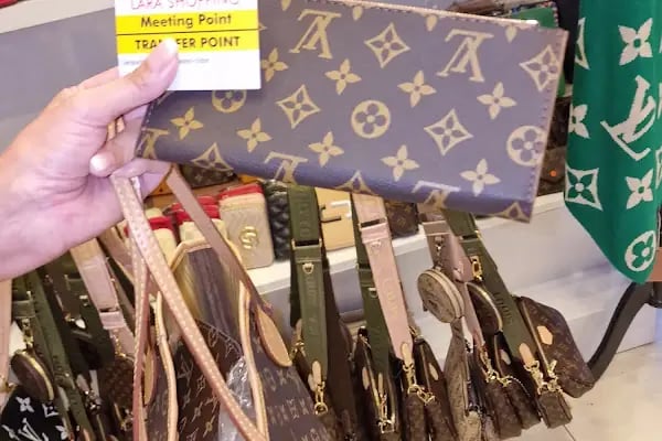 Lara Shopping - Resim 8