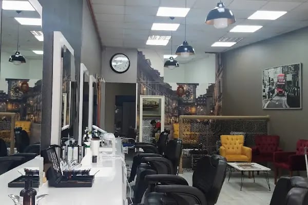 Saloon Özgür Erkek Kuaförü - Resim 3