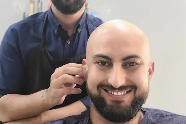 Saloon Özgür Erkek Kuaförü - Resim 12